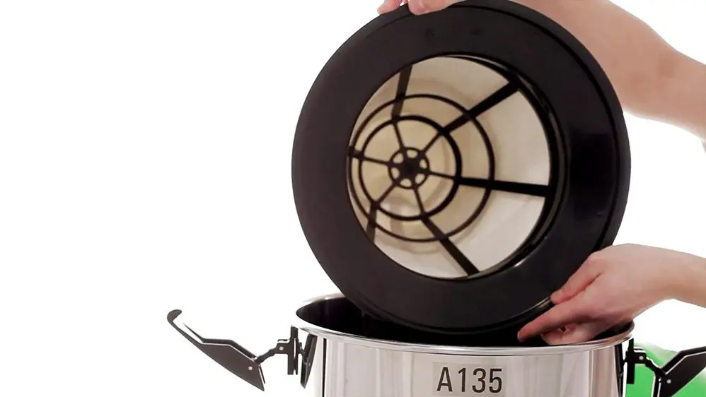 Aspirador Profissional para Sólidos e Líquidos IPC AA135 — 220V / 1400W / 35 Litros - Imagem 3